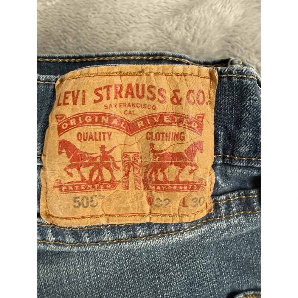 Levi's 505 Jeans Men's 32x30 Blue Denim Regular Fit Distressed Frayed Hem